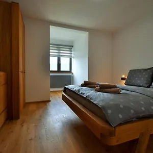  Apartament With Mountain Views